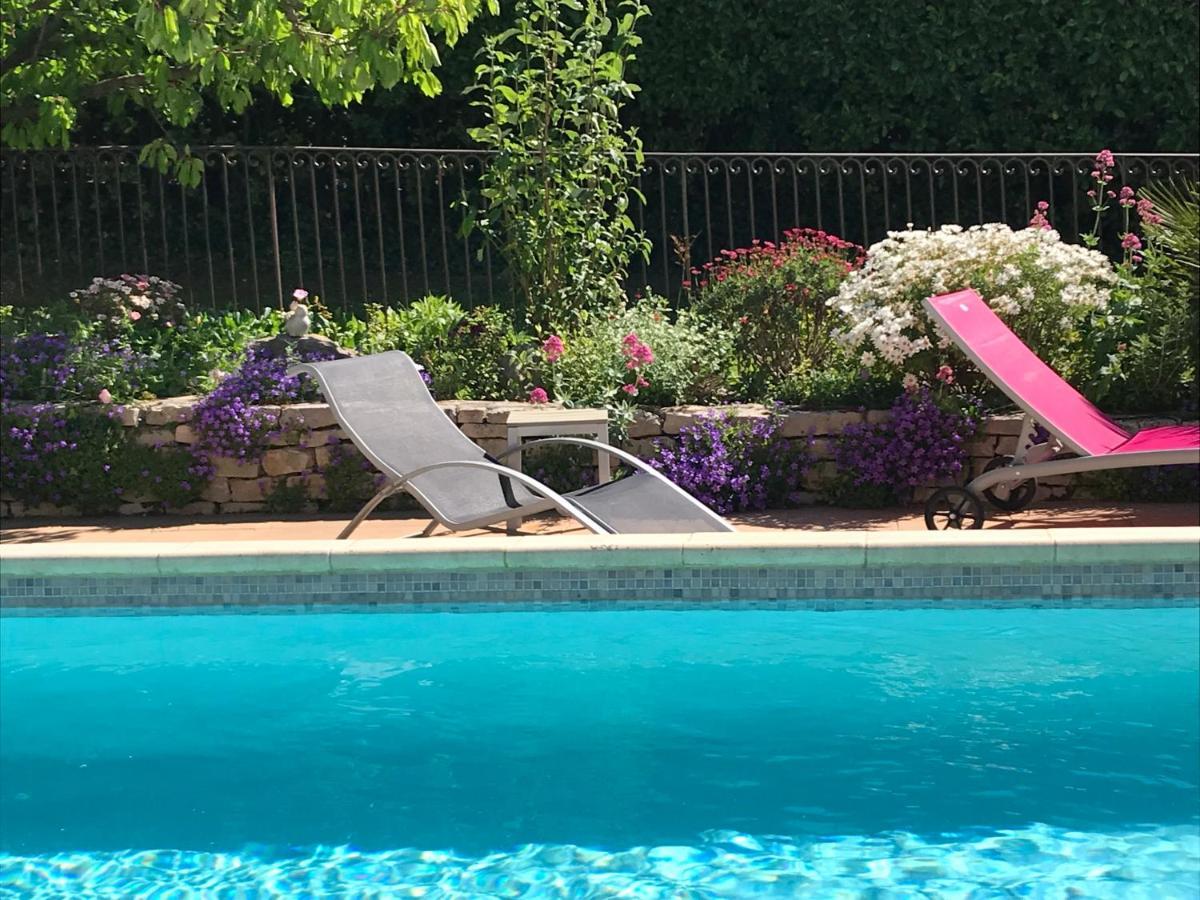 Les Hauts D'Eyragues Gite Aigue Marine Meuble Classe 4 Etoiles Exterior photo